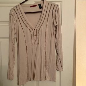 Red by BKE Cream Long-sleeve Top Lace Detail